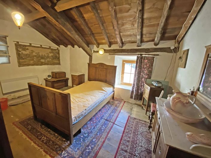 Image No.8-5 Bed House for sale