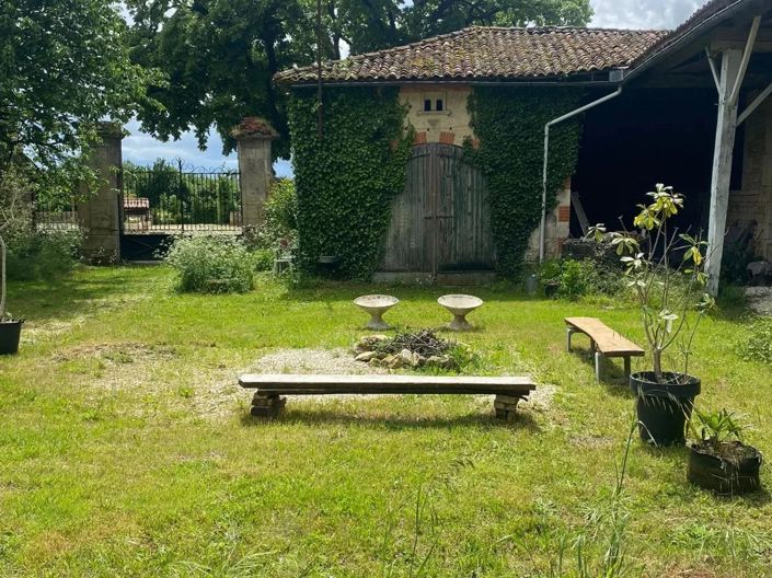 Image No.9-5 Bed House for sale