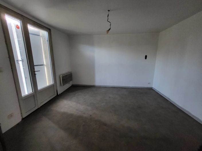 Image No.8-Maison de 2 chambres à vendre à Saint-Savin