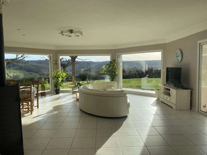 Image No.3-3 Bed House for sale