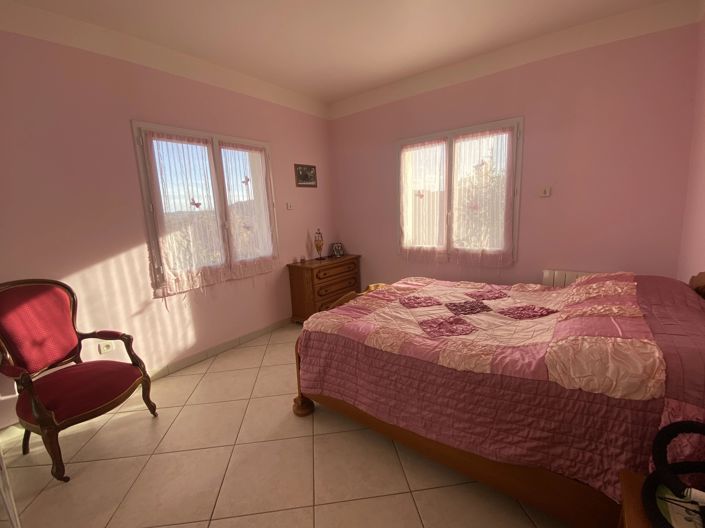 Image No.8-3 Bed House for sale