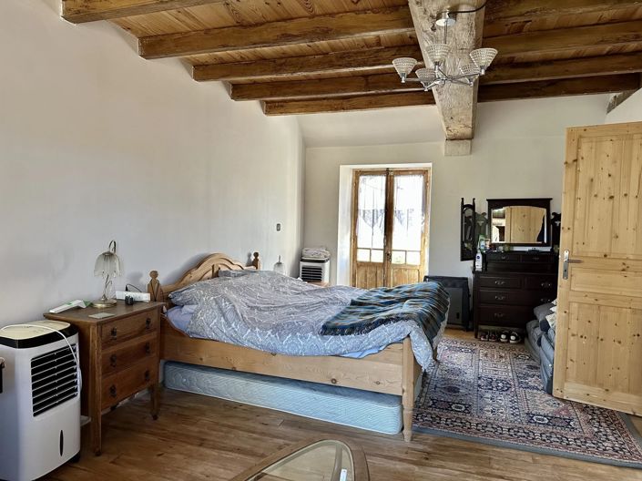 Image No.12-2 Bed House for sale