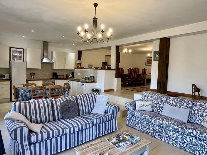 Image No.15-8 Bed House for sale