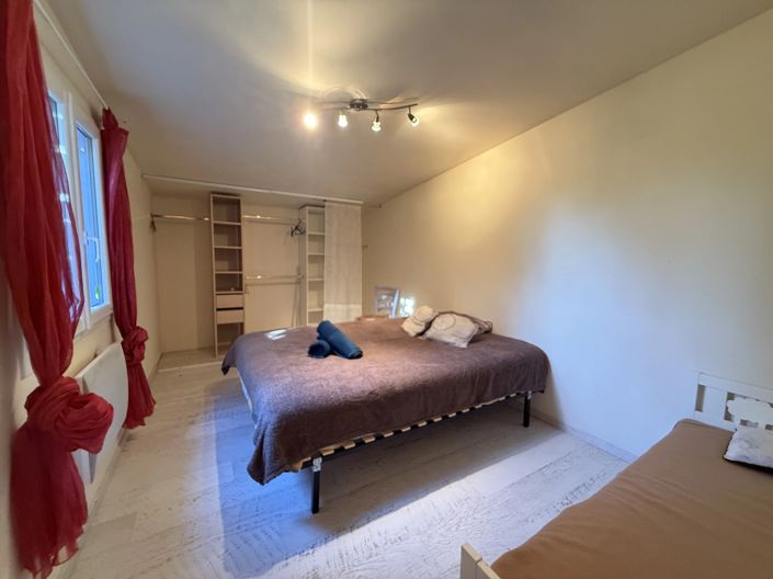 Image No.15-5 Bed House for sale