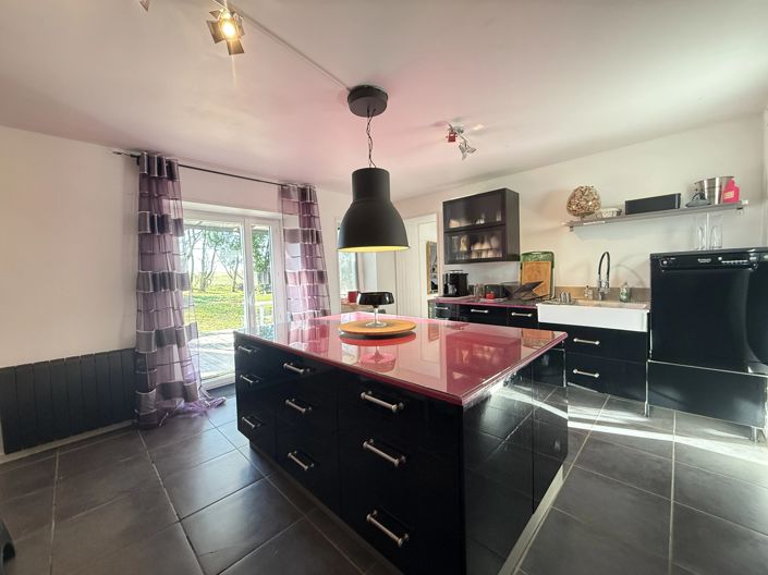 Image No.3-5 Bed House for sale