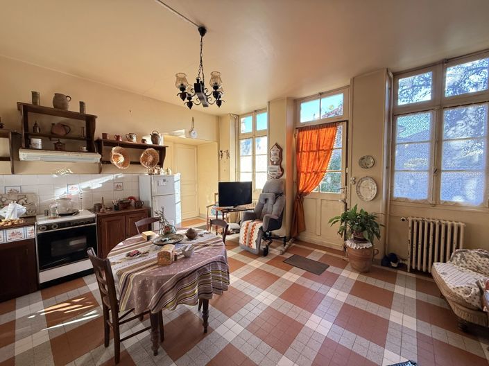 Image No.8-3 Bed House for sale