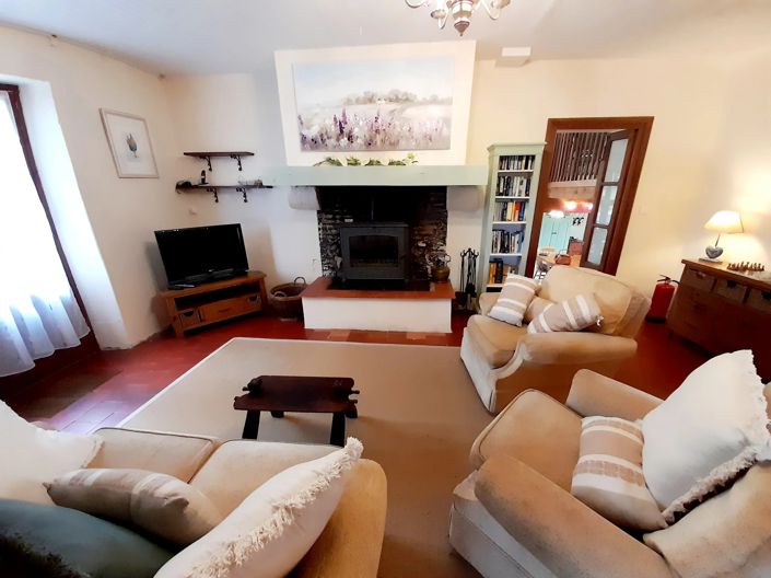 Image No.11-4 Bed Village House for sale