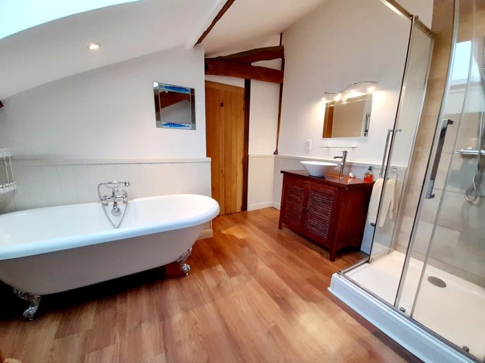 Image No.8-4 Bed Village House for sale
