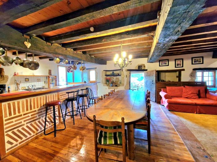 Image No.3-8 Bed Farmhouse for sale