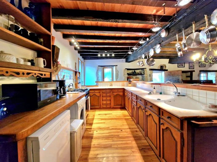 Image No.4-8 Bed Farmhouse for sale