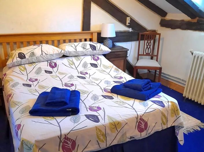 Image No.9-8 Bed Farmhouse for sale