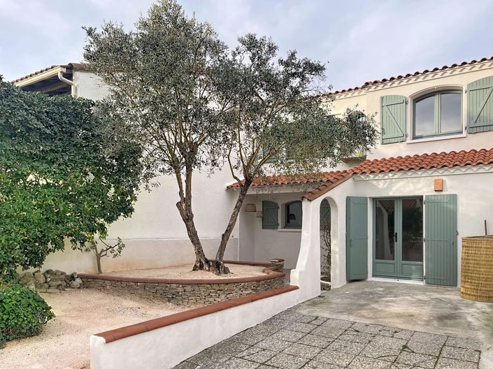 Image No.15-3 Bed House for sale