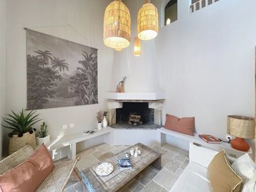 90b1bb8105863d7b4369aa6bb54ba925b87cb82f3a334