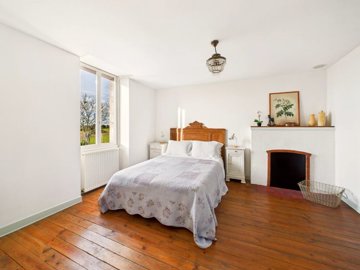 649f322d5d4644200b6a3b3e0a540cc1500d6d6def200