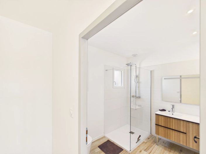 Image No.10-3 Bed House for sale