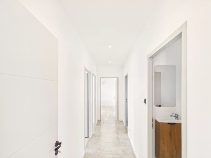 Image No.13-3 Bed House for sale