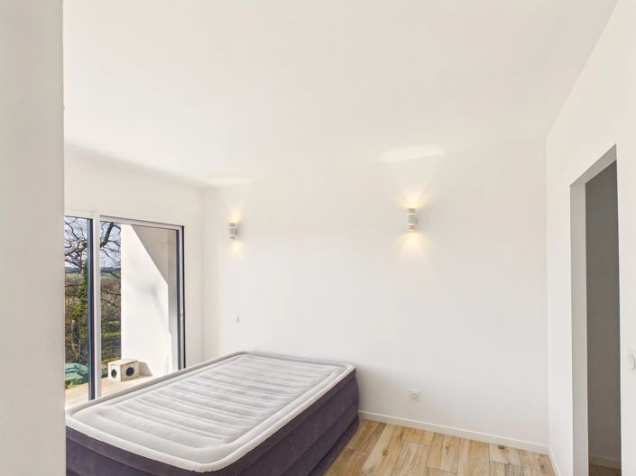 Image No.9-3 Bed House for sale