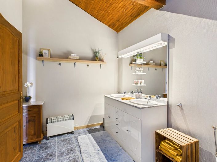 Image No.12-4 Bed House for sale