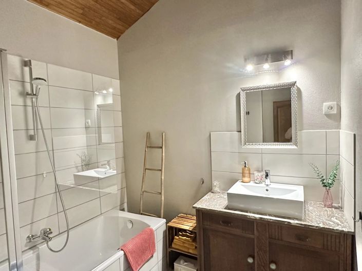 Image No.13-4 Bed House for sale