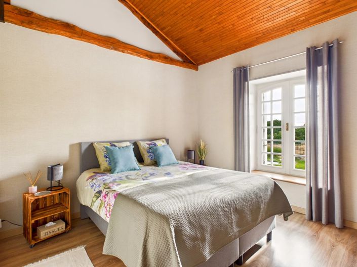 Image No.9-4 Bed House for sale