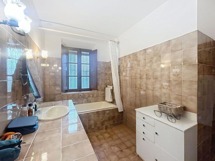 Image No.6-3 Bed House for sale