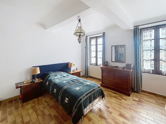 Image No.9-3 Bed House for sale