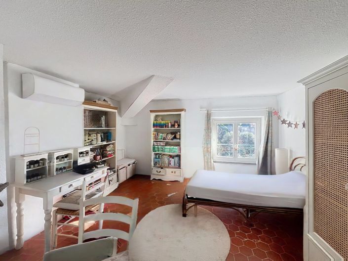 Image No.13-3 Bed Village House for sale