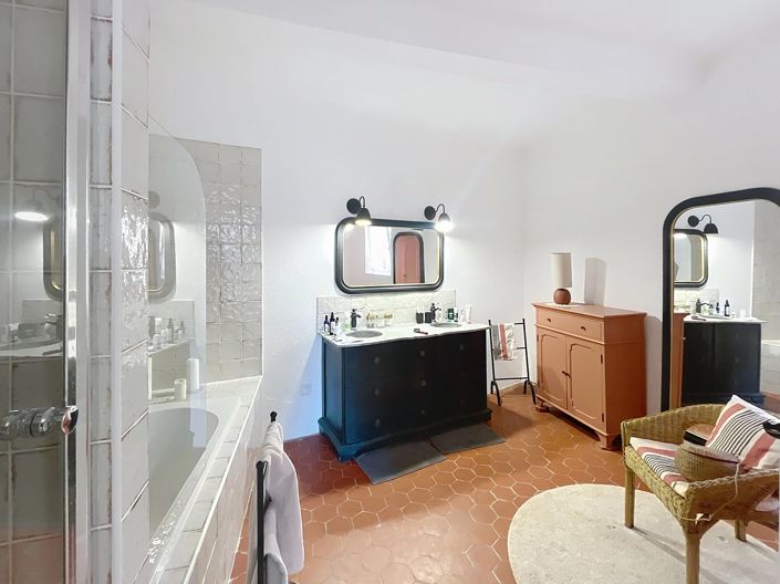 Image No.5-3 Bed Village House for sale