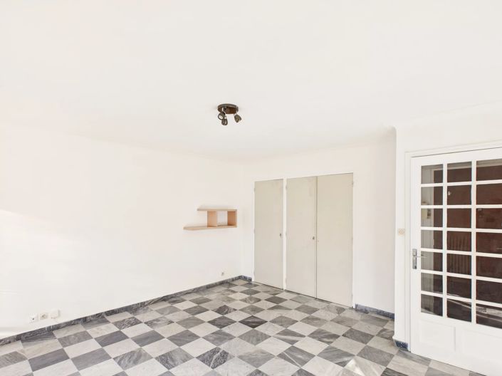 Image No.7-1 Bed Property for sale