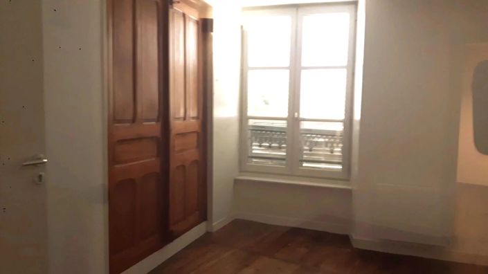 Image No.8-6 Bed House for sale