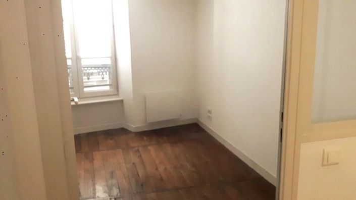 Image No.9-6 Bed House for sale