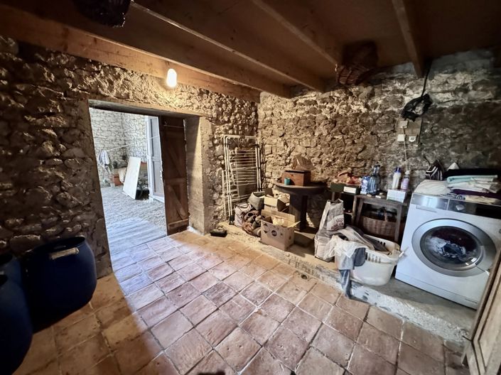 Image No.9-2 Bed House for sale