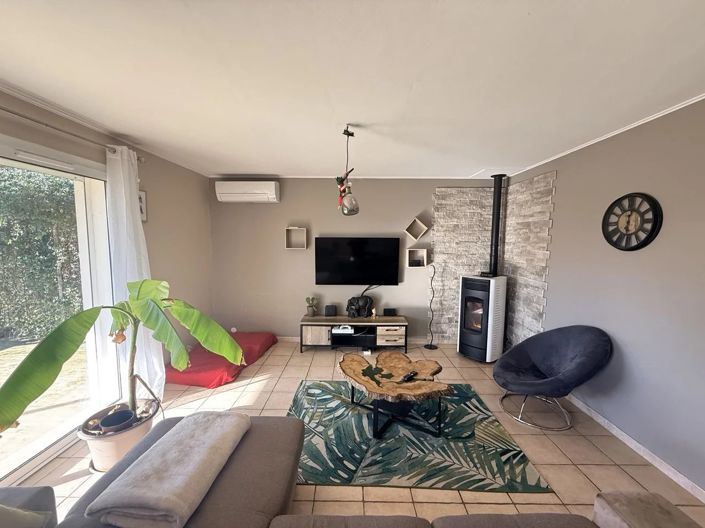 Image No.8-3 Bed House for sale