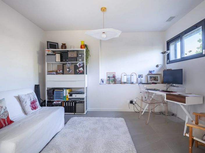 Image No.12-3 Bed House for sale