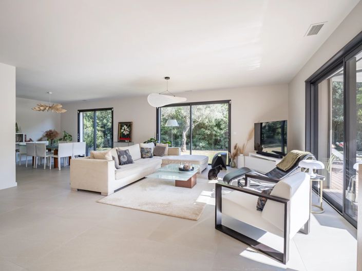 Image No.3-3 Bed House for sale