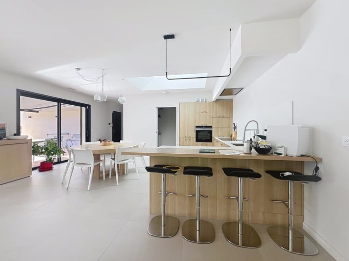 Image No.7-3 Bed House for sale