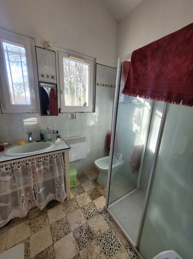 Image No.12-2 Bed House for sale