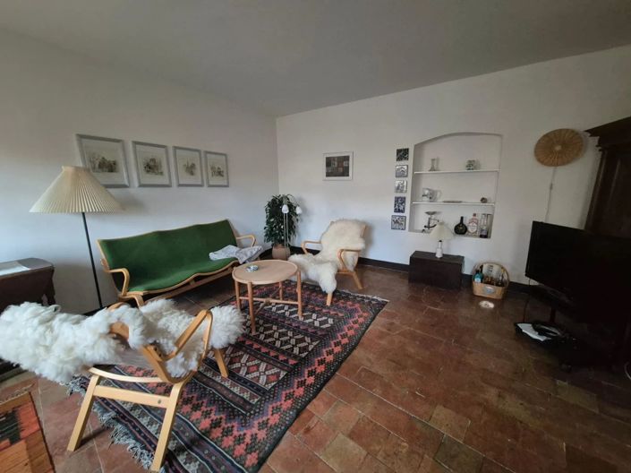 Image No.12-3 Bed Property for sale