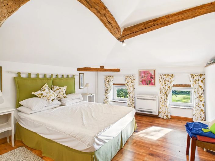 Image No.10-8 Bed House for sale