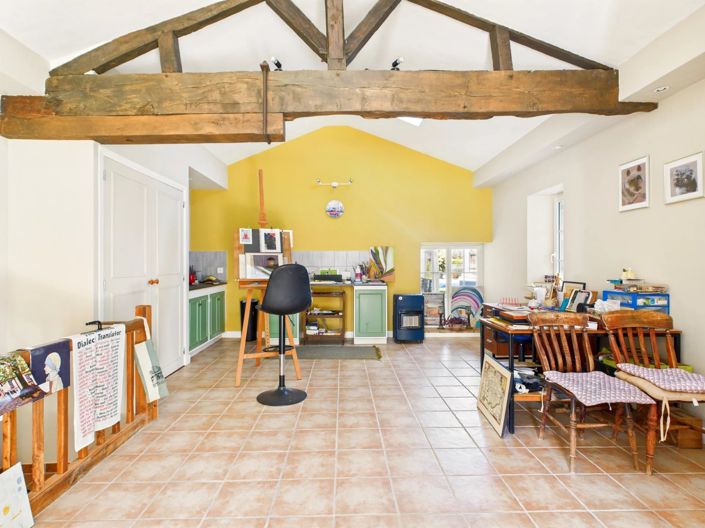 Image No.11-8 Bed House for sale