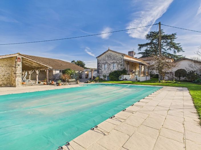 Image No.14-8 Bed House for sale