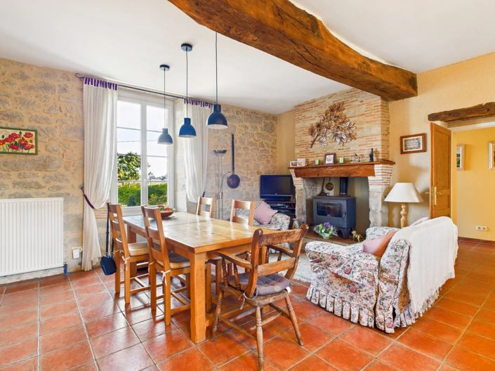 Image No.4-8 Bed House for sale