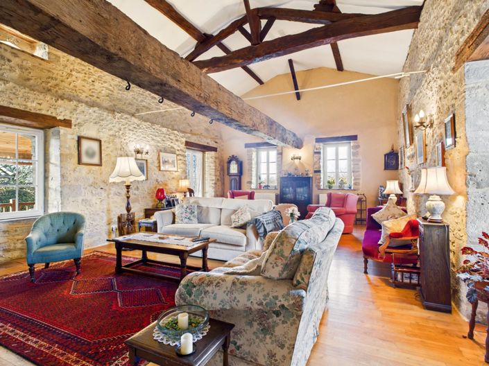 Image No.5-8 Bed House for sale