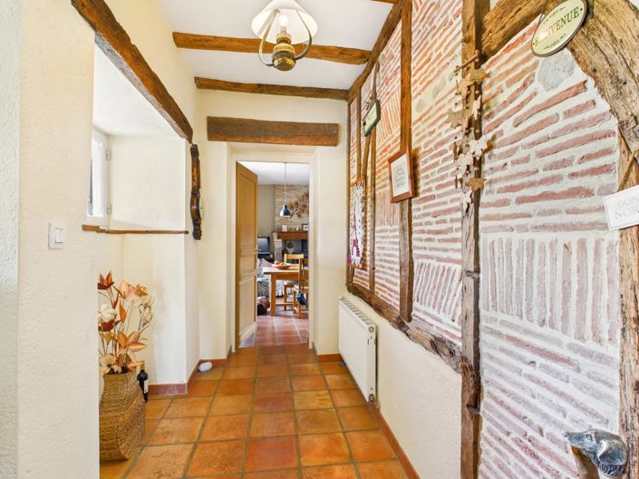 Image No.6-8 Bed House for sale