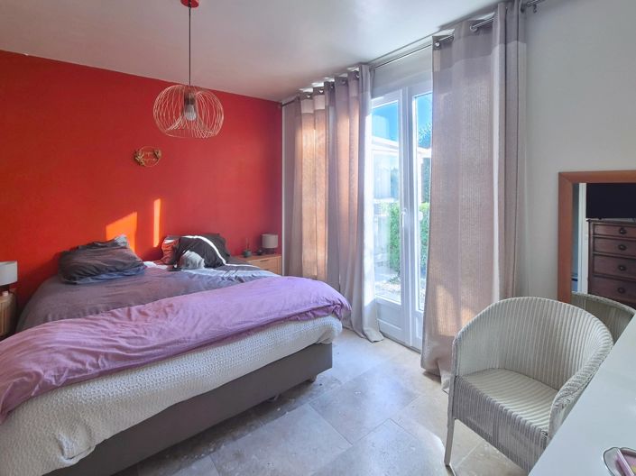 Image No.12-2 Bed House for sale