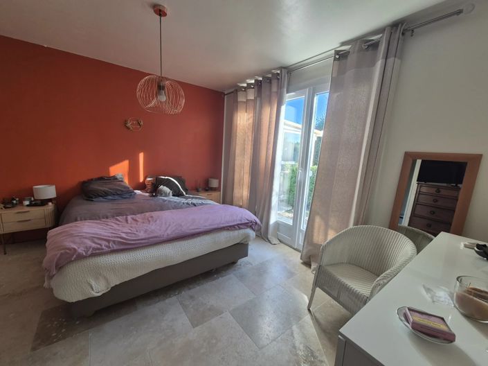 Image No.12-2 Bed House for sale