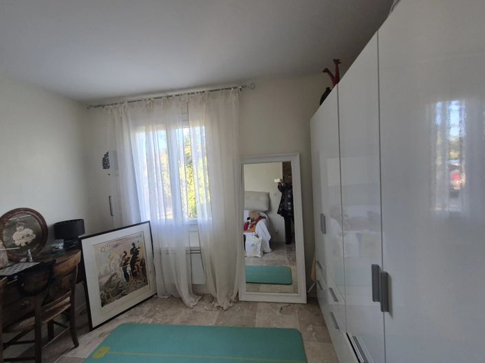 Image No.8-2 Bed House for sale