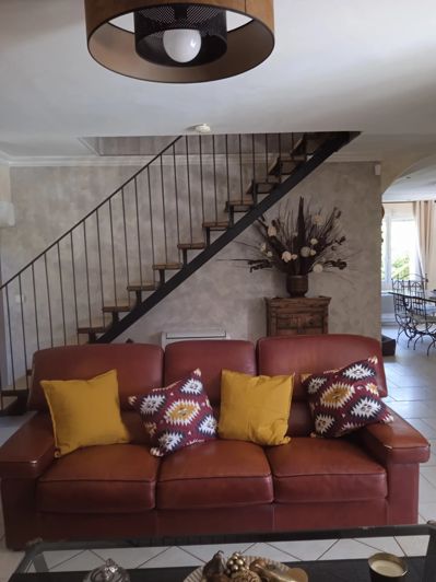 Image No.10-3 Bed House for sale