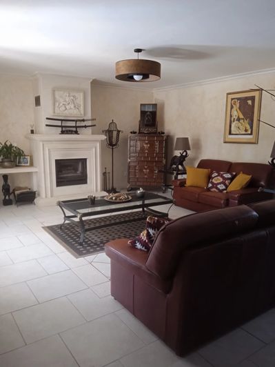 Image No.11-3 Bed House for sale