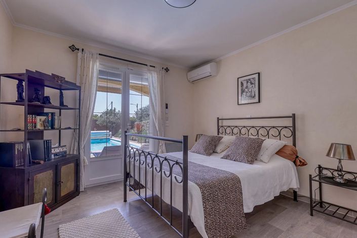 Image No.9-3 Bed House for sale